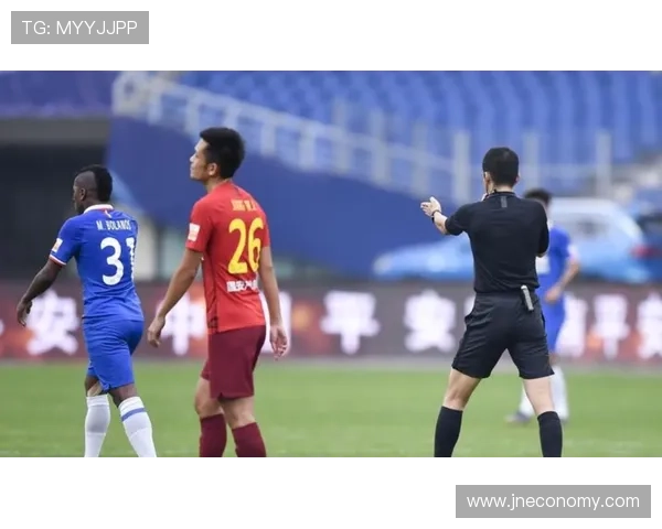 中超裁判再惹争议疑似错判点球引发球迷激烈讨论 中超裁判再惹争议疑似错判点球引发球迷激烈讨论